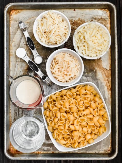 Our family's favorite creamy ONE SKILLET MAC AND CHEESE. It's so creamy and indulgent, yet takes less than 30 minutes! #oneskilletmeal #quickdinner #skilletmacncheese #macandcheese #busycooks #easydinnerideas #pasta