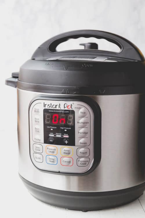 The complete beginner's guide to start cooking delicious Instant Pot recipes without a fear! Find tips, safety guidelines and easy recipes to get started! #instantpot #instantpottips #instantpotrecipes