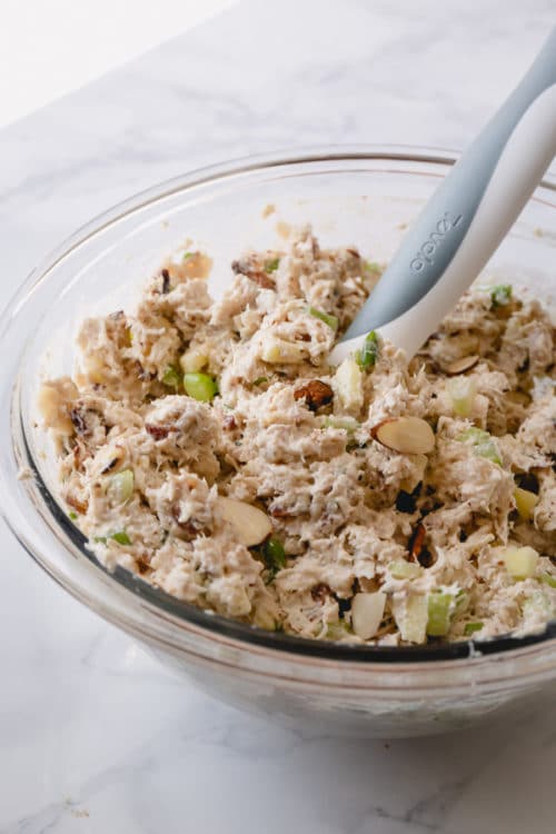 This incredibly delicious leftover turkey salad is quick n' easy, yet loaded with flavor and texture. This customizable turkey salad won't disappoint!! #turkeysalad #salad #chickensalad #leftoverturkey