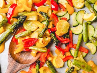 A complete guide to oven roasted vegetables, including a handy cheatsheet for ideal roasting time for any vegetables, storing tips and serving ideas! #roastedvegetables